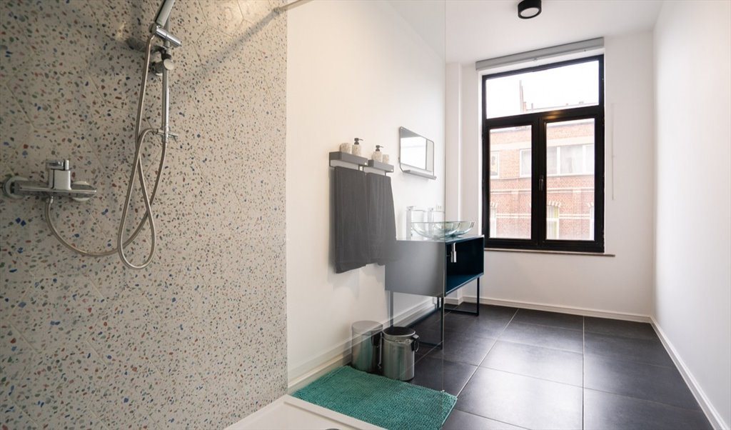 Colocation à Rue Zénobe Gramme, Charleroi - Zenobe gramme chambre 15 | Appartager - Image 4