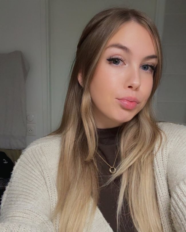 Florence  - Etudiant - Femme - Louvain-la-Neuve - Image 1