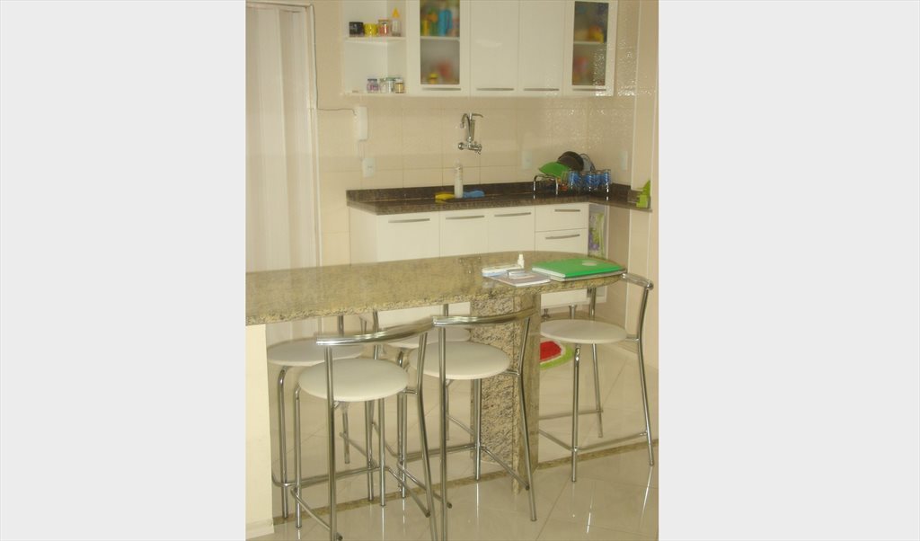 Quarto/Vaga ao lado da UFF, centro - Niteroi - Quartos em Avenida Visconde do Rio Branco, Sao Domingos | Roomgo - Image 8