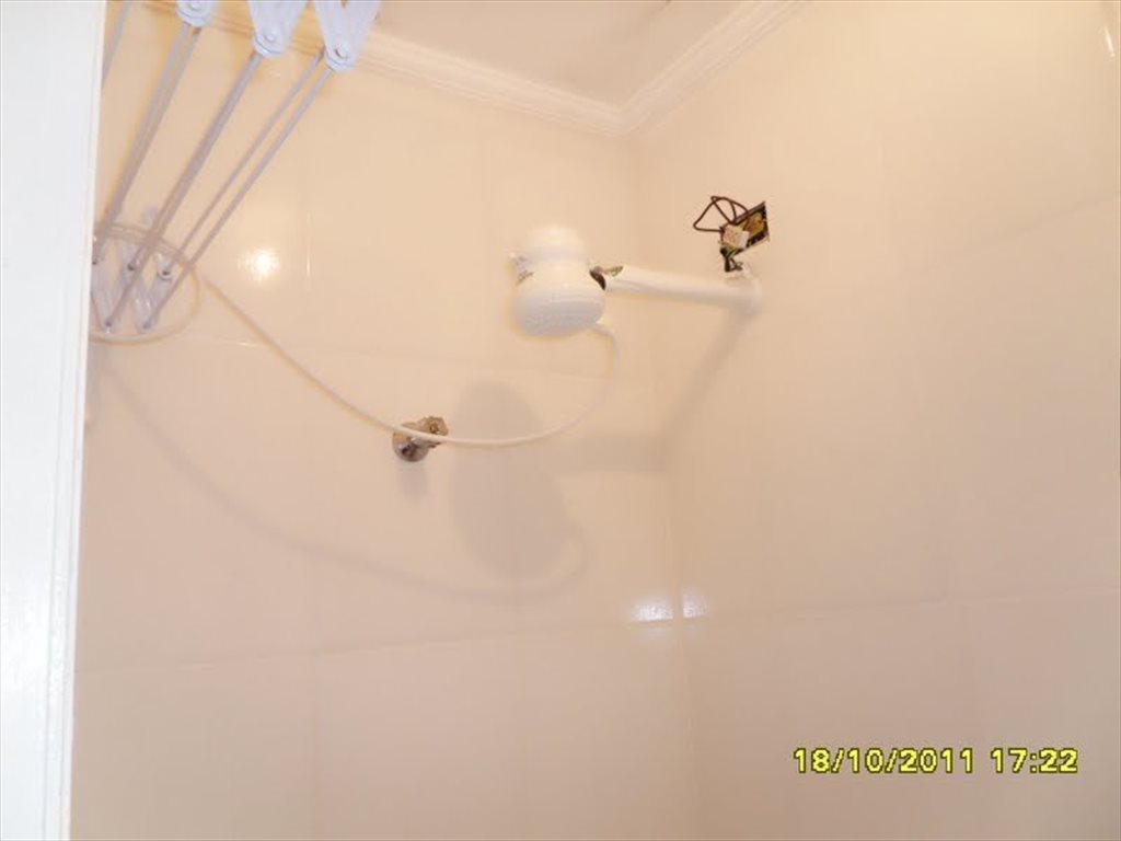 SUÍTE PROXIMO AO METRO PARAISO -  MARINA'S SUITES - Quartos em Rua André Gouvêia, Liberdade | Roomgo - Image 7