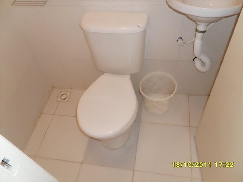 SUÍTE PROXIMO AO METRO PARAISO -  MARINA'S SUITES - Quartos em Rua André Gouvêia, Liberdade | Roomgo - Image 8