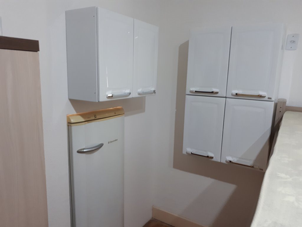 Casa de ambiente familiar - Quartos em Rua José Bento Ferreira Rocha, Liberdade | Roomgo - Image 2