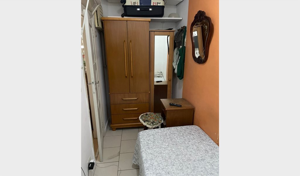 Alugo quarto fixo para moças ambiente familiar - Quartos em Rua Barão da Torre, Ipanema | Roomgo - Image 4