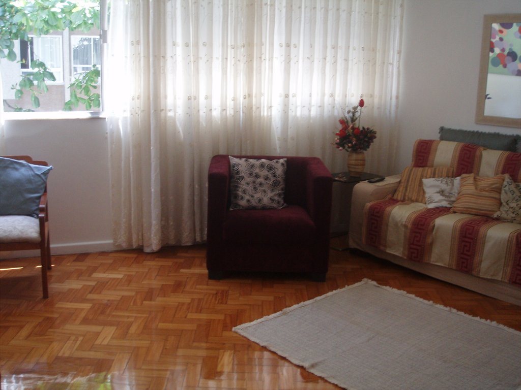 Confortavel 3 quartos Copacabana,Cantagalo metro - Quartos em Rua Barata Ribeiro, Copacabana | Roomgo - Image 2