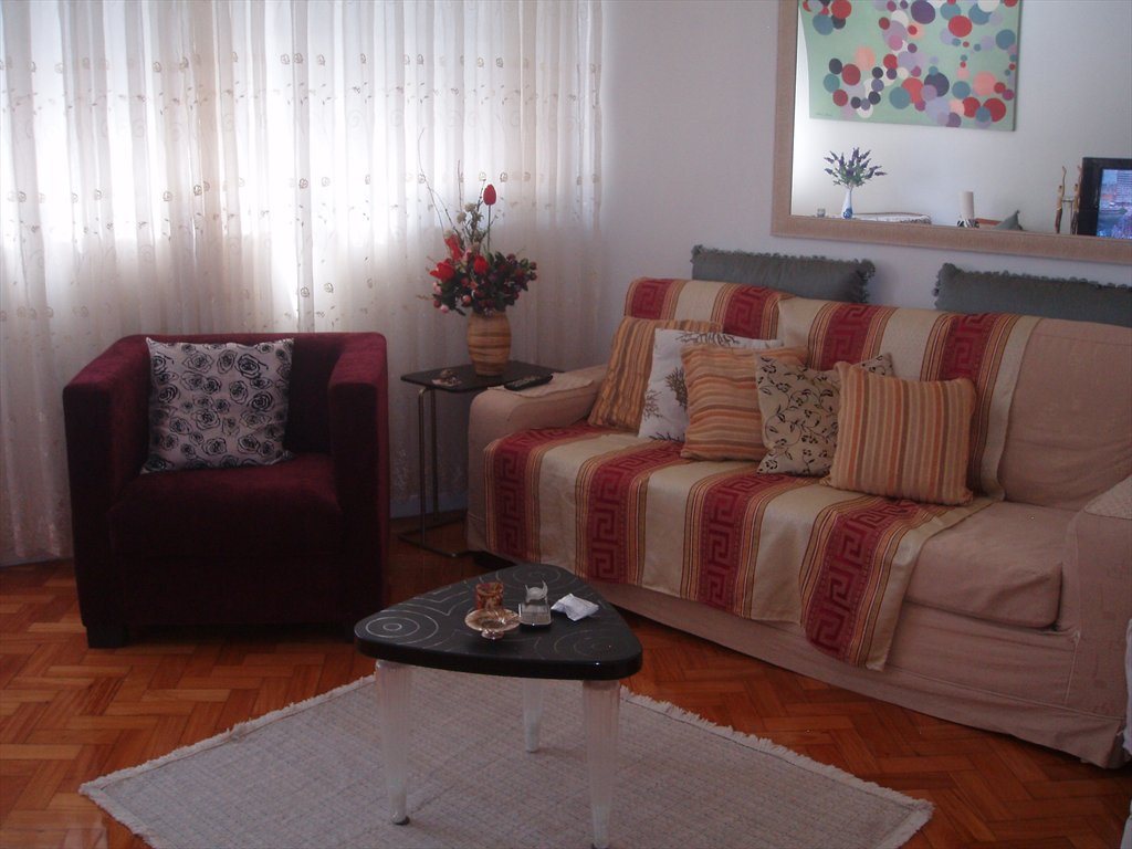 Confortavel 3 quartos Copacabana,Cantagalo metro - Quartos em Rua Barata Ribeiro, Copacabana | Roomgo - Image 3