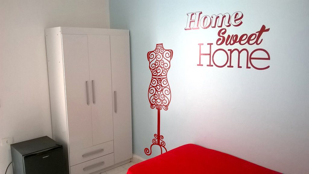 Suites individuais - Permite visitas-Com entradas indepedentes - Quartos em Rua Ernesto Brodella, Vila Universitaria | Roomgo - Image 2