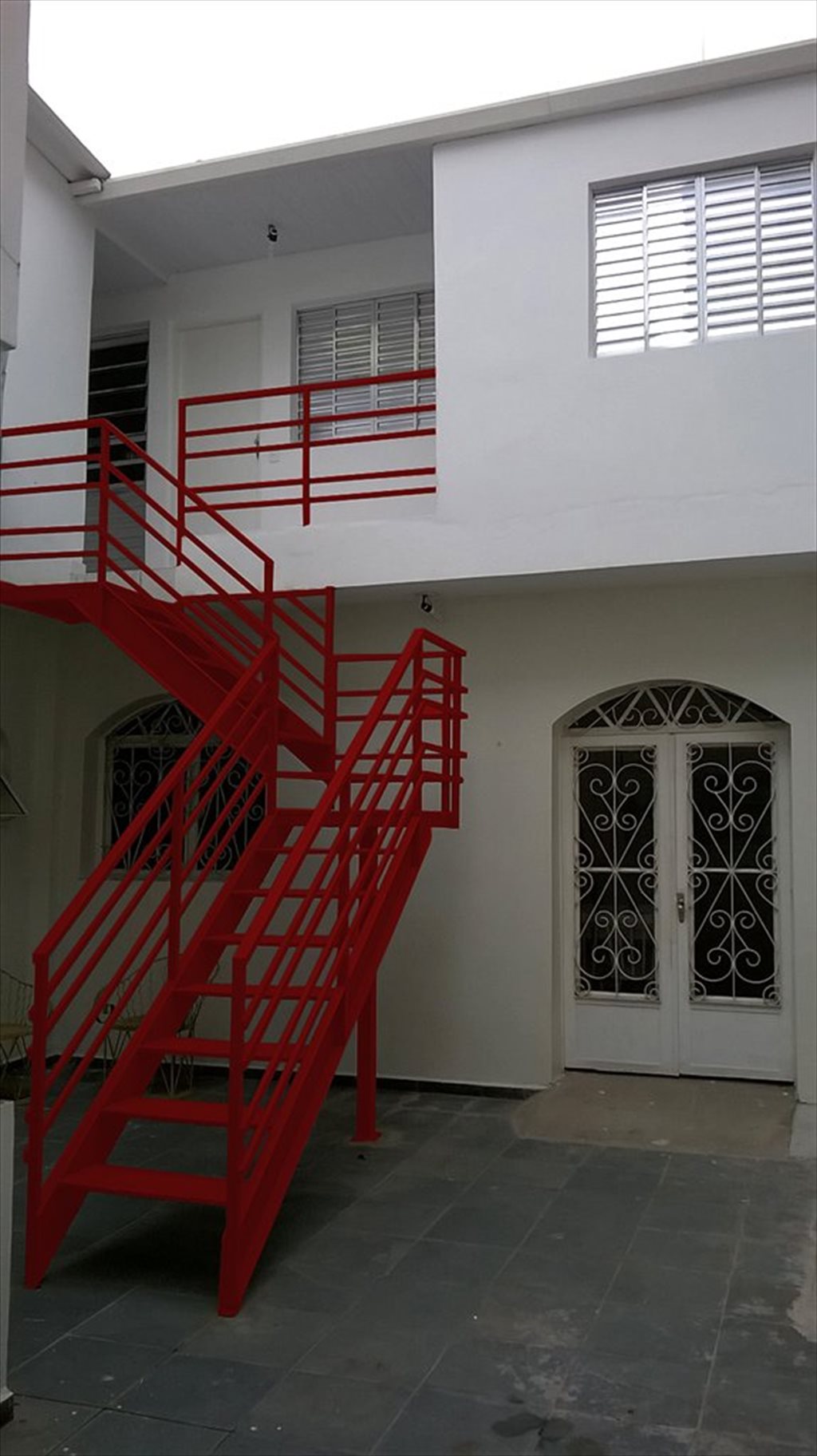 Suites individuais - Permite visitas-Com entradas indepedentes - Quartos em Rua Ernesto Brodella, Vila Universitaria | Roomgo - Image 6