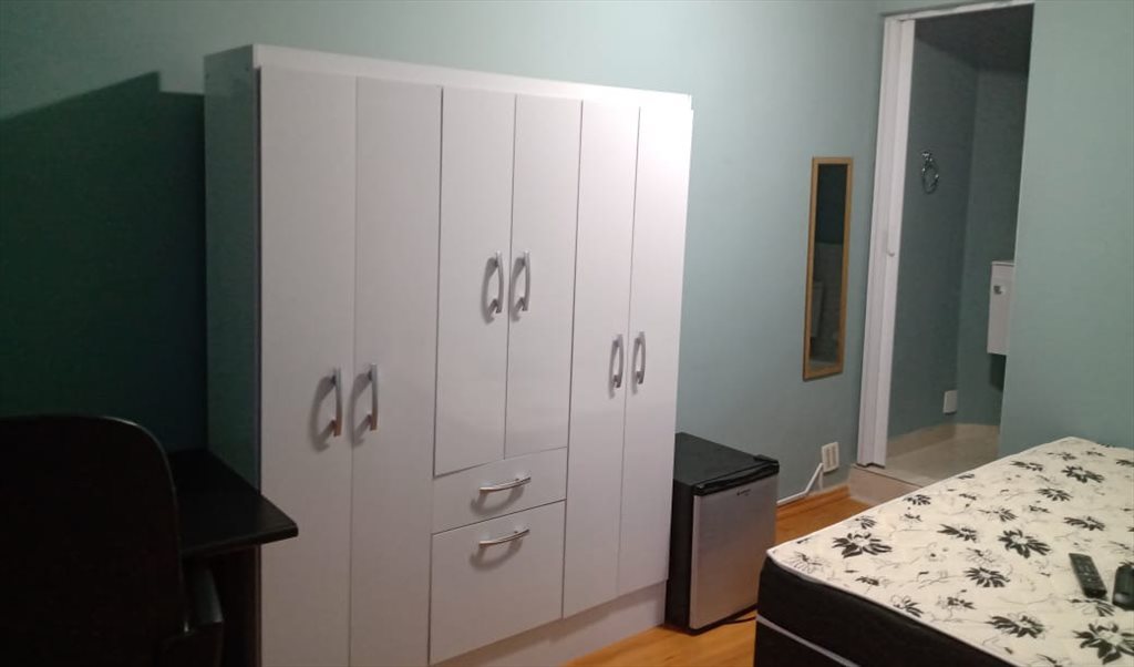 Suites individuais - Permite visitas-Com entradas indepedentes - Quartos em Rua Ernesto Brodella, Vila Universitaria | Roomgo - Image 7