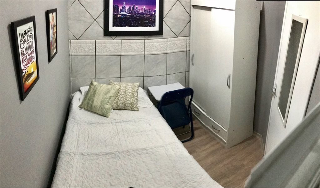 Quartos Individuais Masculino ao lado do metrô Ana Rosa - Quartos em Rua Dona Inácia Uchoa, Vila Mariana | Roomgo - Image 6