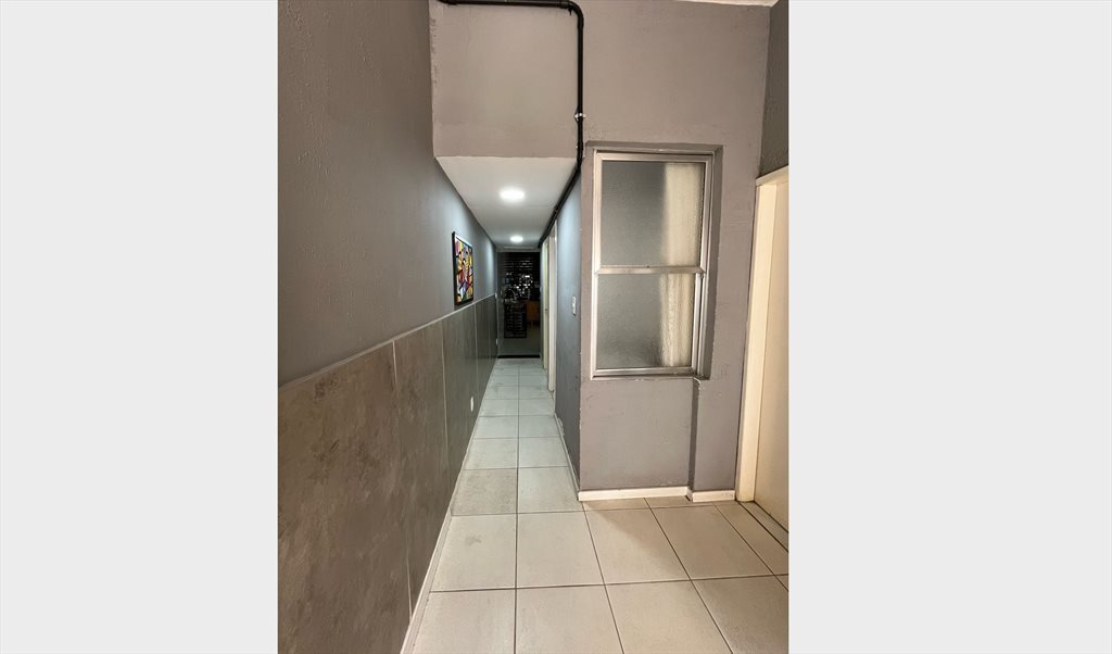 Quarto em vila em Botafogo contas inclusas - Quartos em Rua São João Batista, Botafogo | Roomgo - Image 8