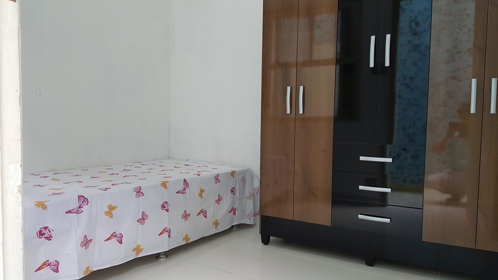 Alugo ótimos quarto p/ moças, Lavanderia,mobiliado,individual, internet s/fio,2  Wi-Fi 50 - Quartos em Rua Paulo Orozimbo, Aclimação | Roomgo - Image 4