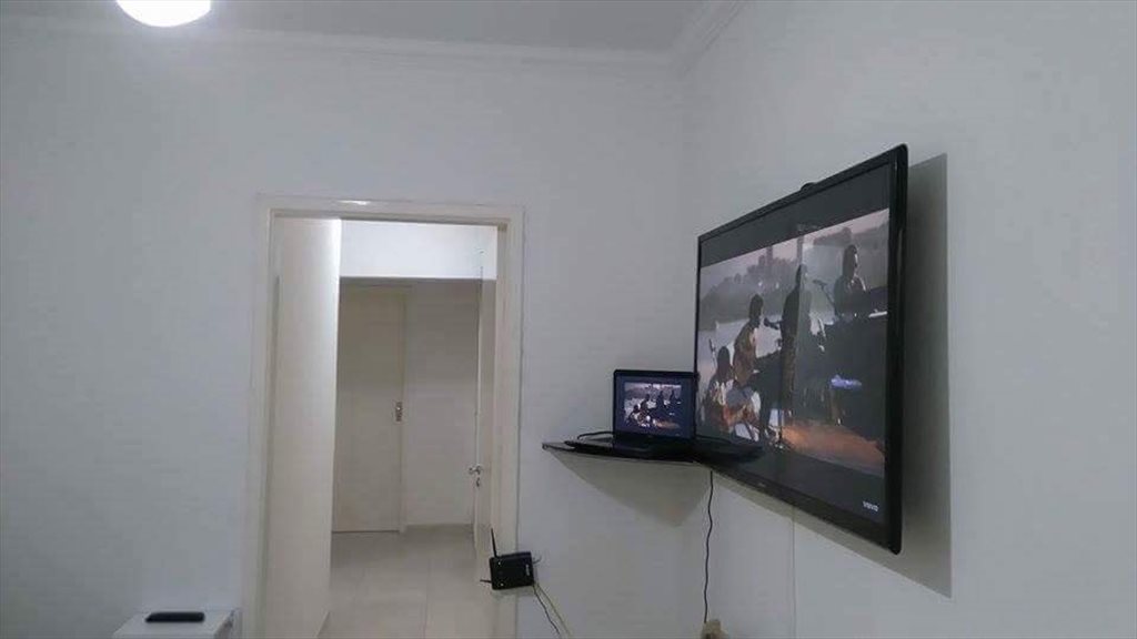 Alugo Um Quarto Ao lado da est. de Trem De OSASCO CENTRO - Quartos em Praça Antônio Menck, Centro | Roomgo - Image 2