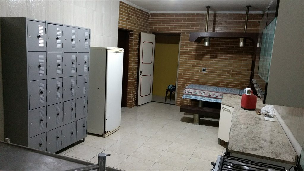 Vagas pensão quartos compartilhados duplos individuais - Quartos em Avenida Amador Bueno da Veiga, Penha de França | Roomgo - Image 2