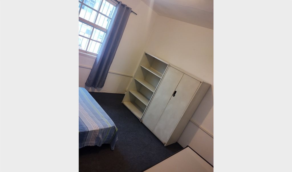 SUPER QUARTO NA VILA OLIMPIA/BERRINI/JK -1200 REAIS - Quartos em Rua Araçaíba, Brooklin Paulista | Roomgo - Image 2