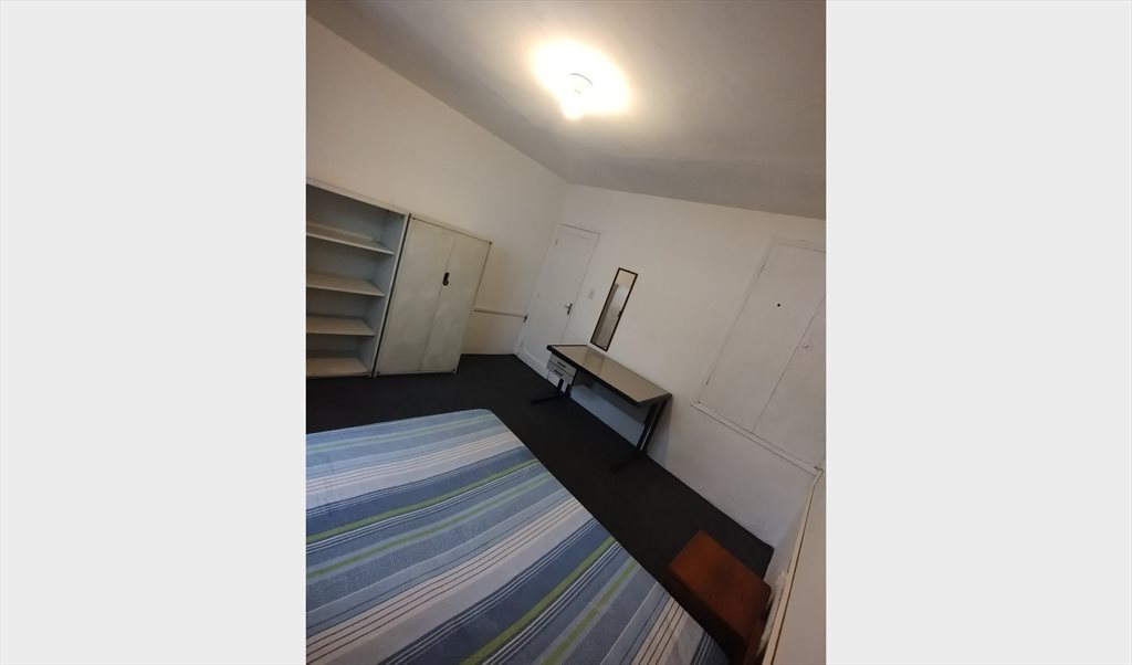 SUPER QUARTO NA VILA OLIMPIA/BERRINI/JK -1200 REAIS - Quartos em Rua Araçaíba, Brooklin Paulista | Roomgo - Image 4