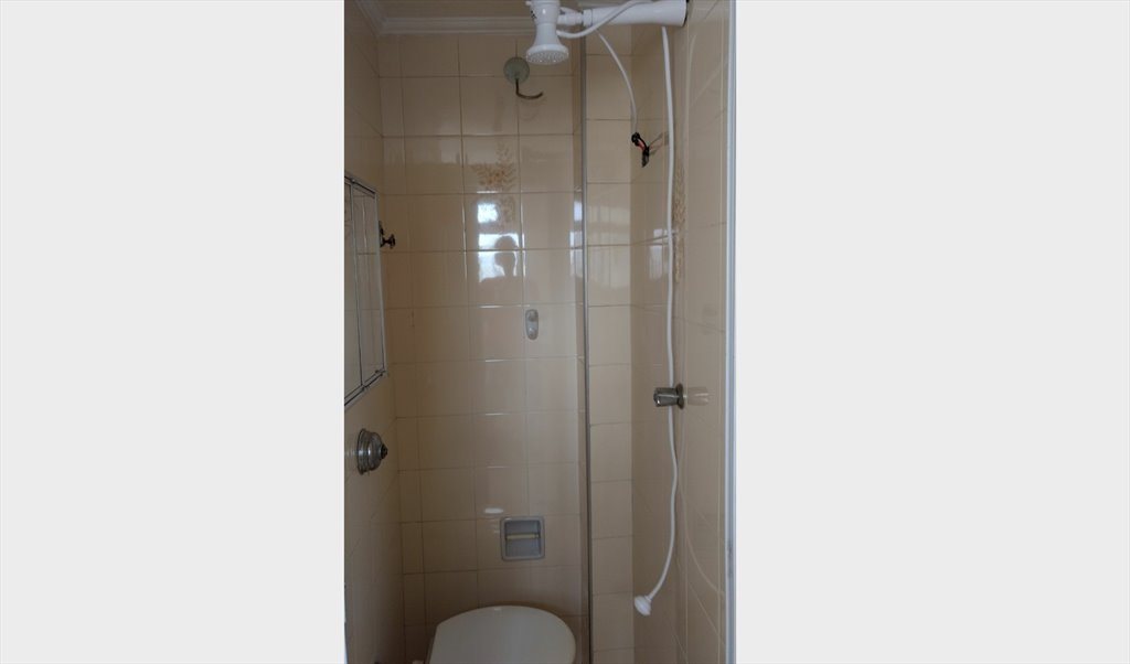 Alugo Quarto Serviços Diferenciados - Quartos em Rua João Crudo, Centro | Roomgo - Image 3