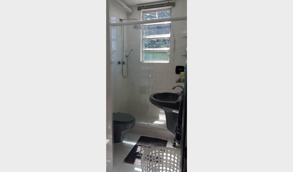 Suíte com varanda em cobertura - Quartos em Rua Pompeu Loureiro, Copacabana | Roomgo - Image 6