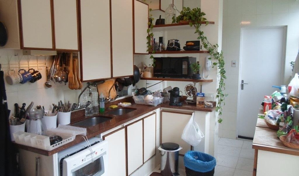 Suíte com varanda em cobertura - Quartos em Rua Pompeu Loureiro, Copacabana | Roomgo - Image 7