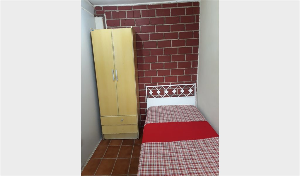 quarto  de casal  legal - Quartos em Rua Otávio Passos, Vila Gomes | Roomgo - Image 8