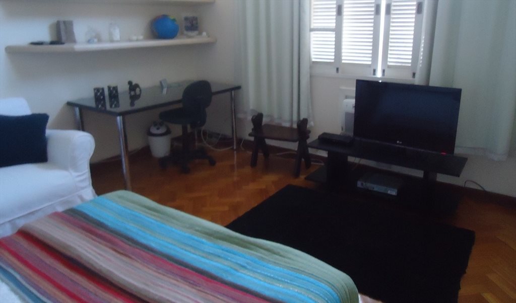 Quarto grande mobiliado próximo a PUC - Quartos em Rua Marquês de São Vicente, Gávea | Roomgo - Image 2