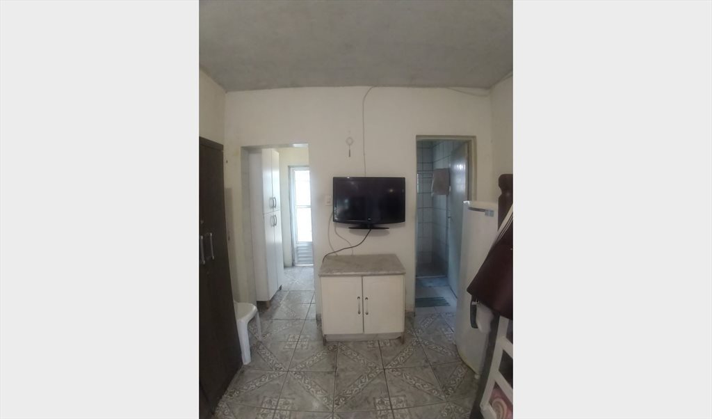 Kitnet mobilhada em Guarulhos feminina - Quartos em Rua Diva, Parque Santo Antonio | Roomgo - Image 2