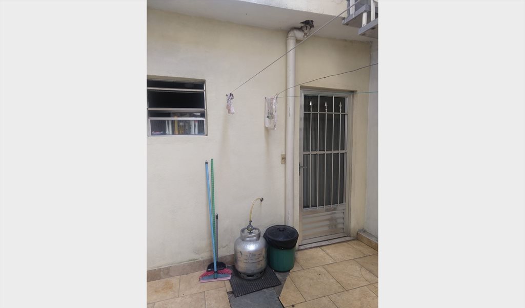 Kitnet mobilhada em Guarulhos feminina - Quartos em Rua Diva, Parque Santo Antonio | Roomgo - Image 4