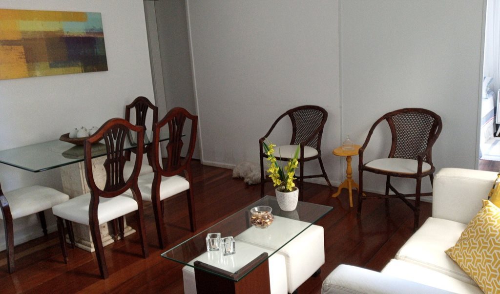 Agradável quarto de solteiro no Rio Vermelho - Quartos em Rua Tamoios, Rio Vermelho | Roomgo - Image 3