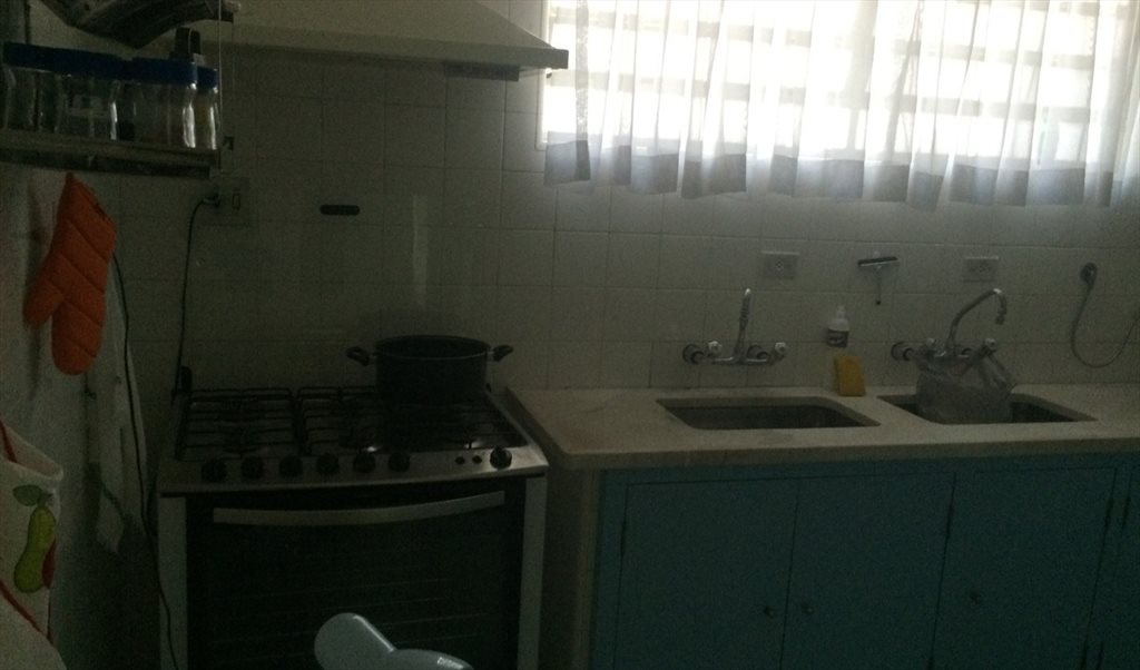 Suite ao lado do metro - Quartos em Rua Tenente Aviador Mota Lima, Caxingui | Roomgo - Image 3