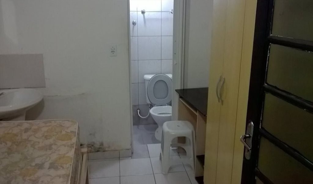 Suíte Individual c/ Banheiro, Internet, Mobiliada, próx. Metrô V. Madalena - Quartos em Rua Rifaina, Vila Anglo Brasileira | Roomgo - Image 5