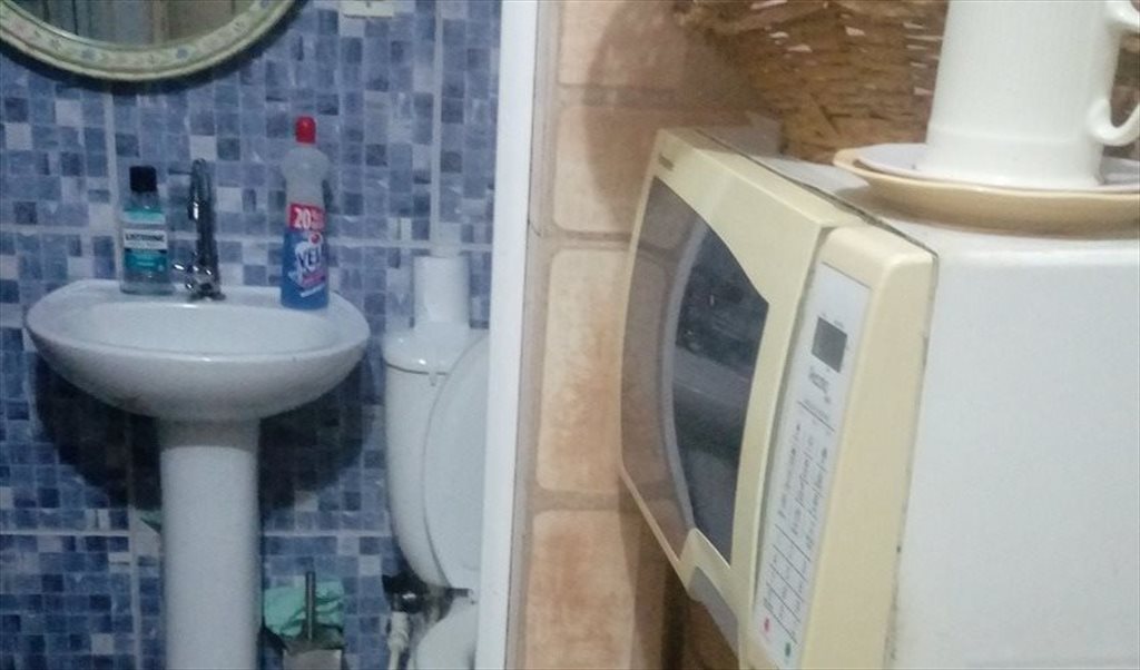 Alugo Chalé Suíte R$1.200,00 (mensal)Luz paga o que consumir+ água - Quartos em Rua Professor Santos Moreira, Condominio Girassol | Roomgo - Image 3