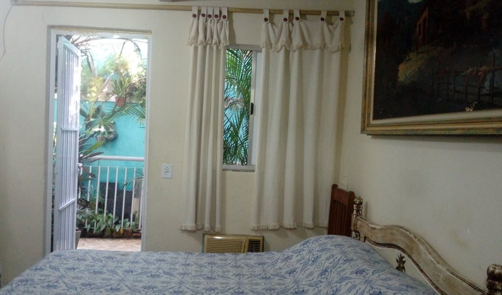 Alugo Chalé Suíte R$1.200,00 (mensal)Luz paga o que consumir+ água - Quartos em Rua Professor Santos Moreira, Condominio Girassol | Roomgo - Image 4