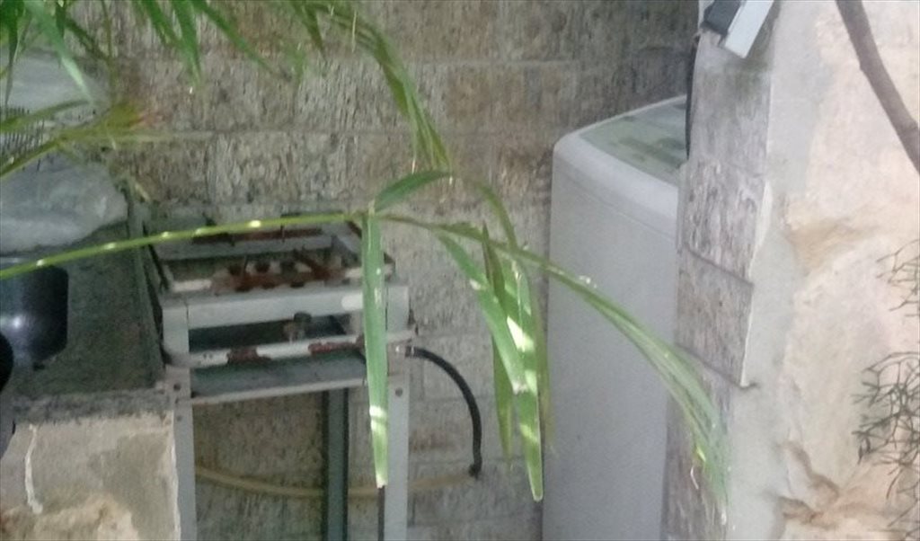 Alugo Chalé Suíte R$1.200,00 (mensal)Luz paga o que consumir+ água - Quartos em Rua Professor Santos Moreira, Condominio Girassol | Roomgo - Image 6