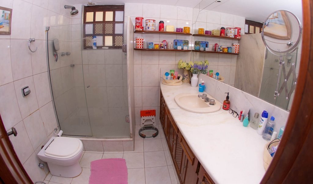 Em frente à FGV, ao lado do metrô, contas incluídas, internet rápida, porteiro 24hrs - Quartos em Rua Barão de Itambí, Botafogo | Roomgo - Image 3