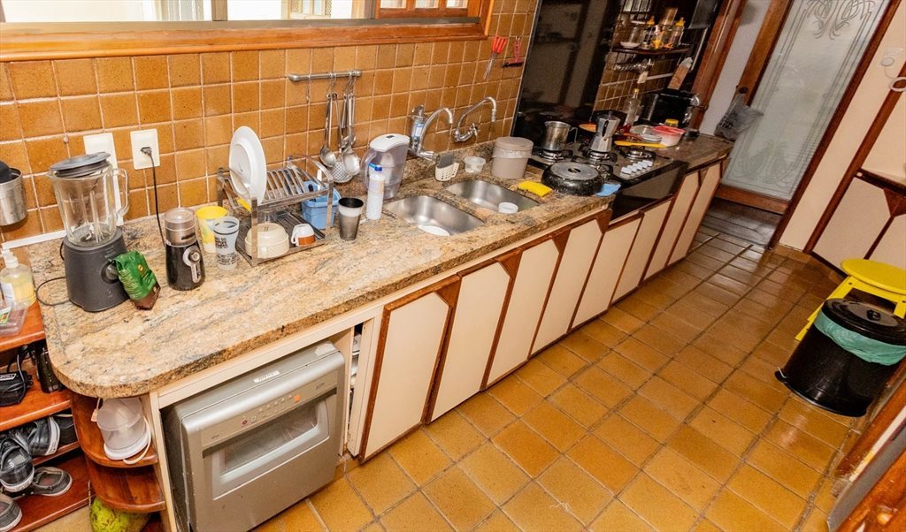 Em frente à FGV, ao lado do metrô, contas incluídas, internet rápida, porteiro 24hrs - Quartos em Rua Barão de Itambí, Botafogo | Roomgo - Image 7