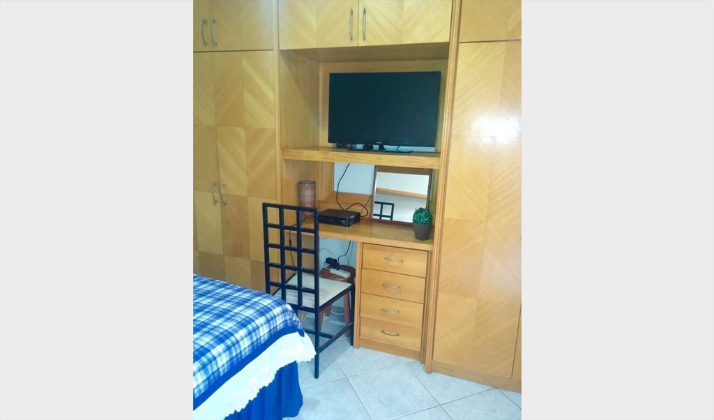 Quarto aconchegante no coração do Leblon! - Quartos em Avenida Afrânio de Melo Franco, Leblon | Roomgo - Image 2