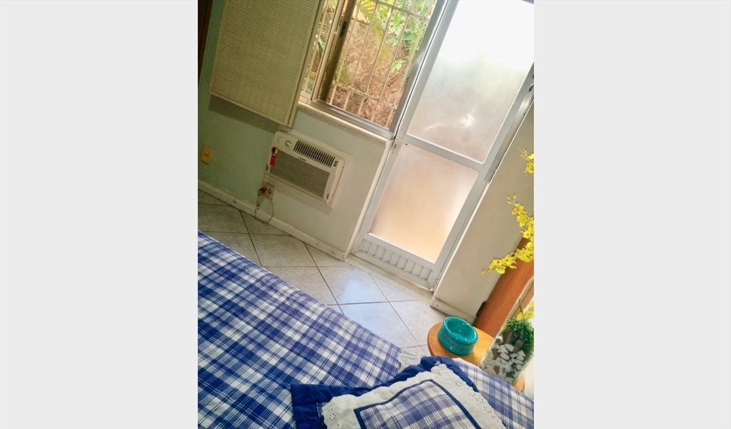 Quarto aconchegante no coração do Leblon! - Quartos em Avenida Afrânio de Melo Franco, Leblon | Roomgo - Image 3