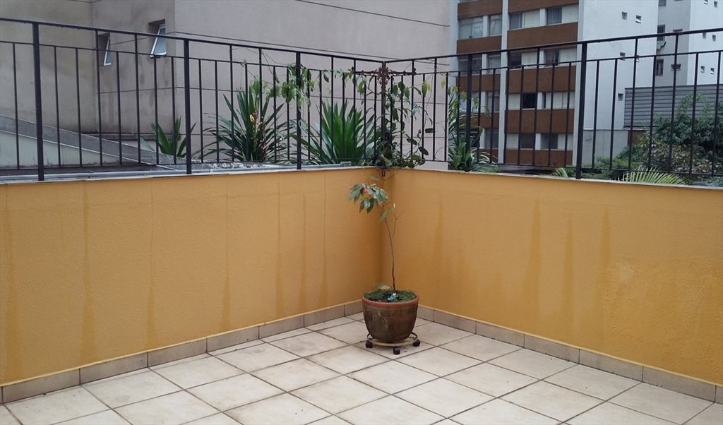 Òtimo quarto  claro e silencioso no  Itaim-Bibi, à uma quadra da Faria Lima.WIFI 300,megas - Quartos em Rua Iguatemi, Itaim Bibi | Roomgo - Image 2