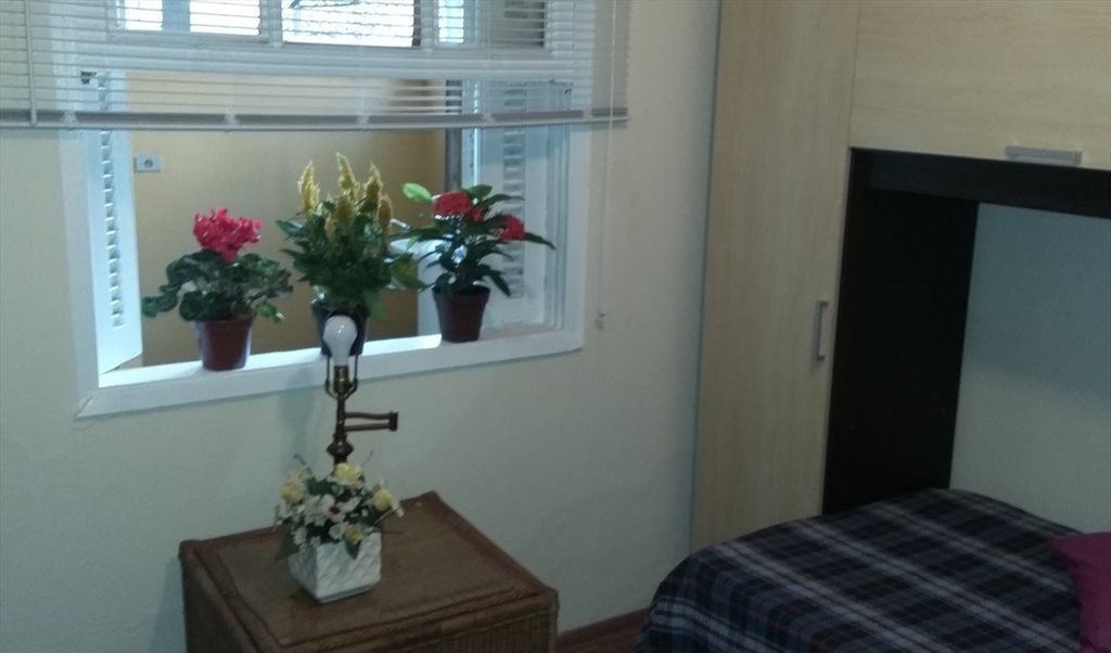 Òtimo quarto  claro e silencioso no  Itaim-Bibi, à uma quadra da Faria Lima.WIFI 300,megas - Quartos em Rua Iguatemi, Itaim Bibi | Roomgo - Image 4