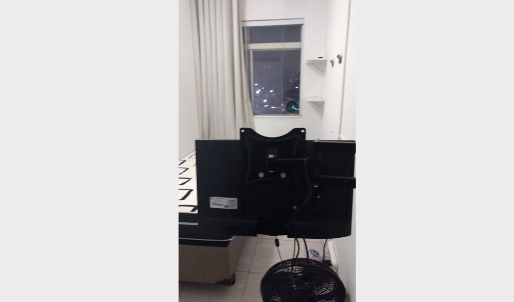 Quarto na frente da CPTM CENTRO OSASCO, UNINOVE, CALÇADÃO - Quartos em Praça Antônio Menck, Jardim Agu | Roomgo - Image 2