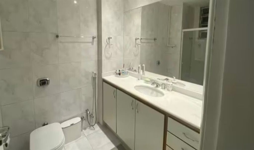 Temporada ou fixo - Quartos em Rua Humaitá, Humaita | Roomgo - Image 5