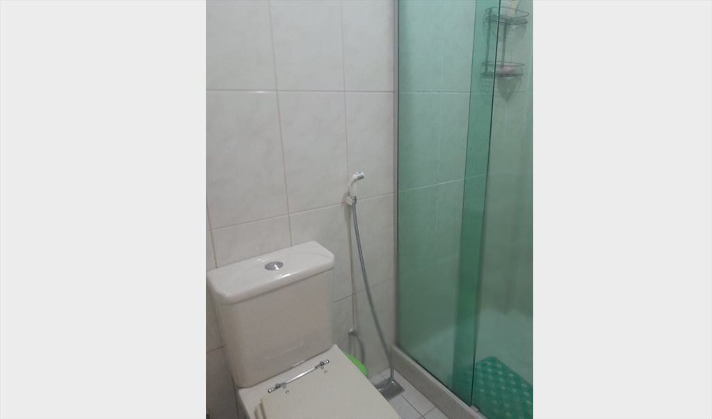 Bela suite confortável - Quartos em Rua Nascimento Silva, Ipanema | Roomgo - Image 2
