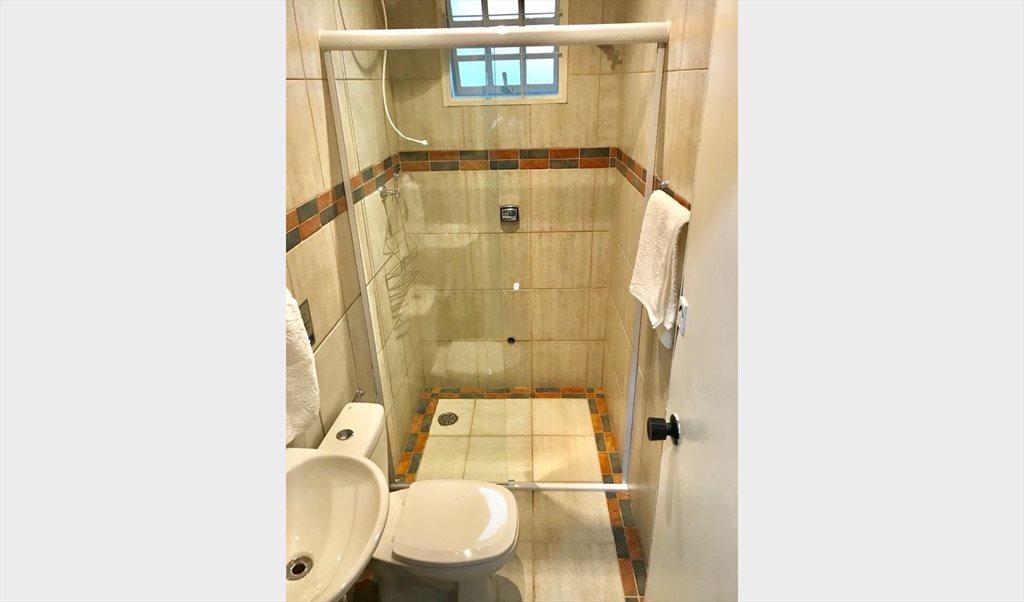 Quartos individuais em casa Mista, ao lado do Bar Veloso (650 metros do metrô Ana Rosa) - Quartos em Rua Bartolomeu de Gusmão, Vila Mariana | Roomgo - Image 7