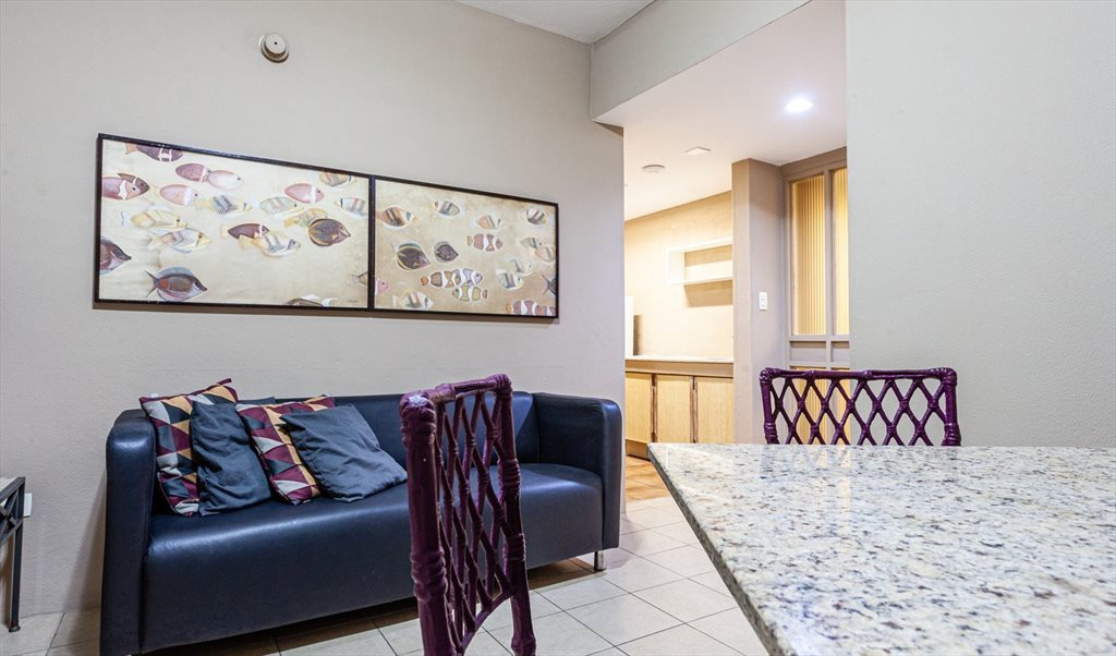 Studios para Executivos e Estudantes - Quartos em Avenida Conselheiro Aguiar, Pina | Roomgo - Image 5