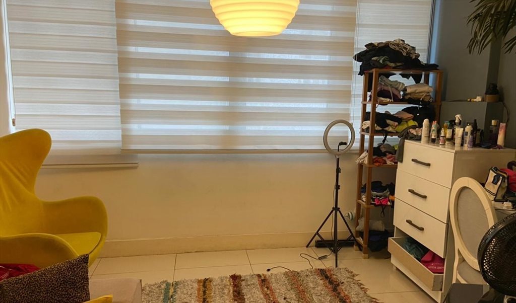 Quarto Espaçoso e Aconchegante a Passos da Praia! - Quartos em Rua Rodolfo Dantas, Copacabana | Roomgo - Image 2