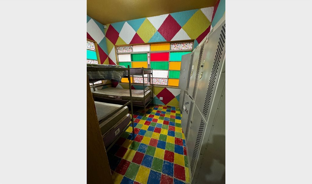 Waka Pensão Masculina - Metrô Tatuapé - Quartos em Rua Tuiuti, Tatuape | Roomgo - Image 2