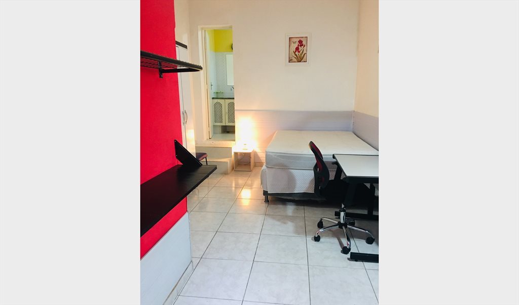 Linda SUITE na Paulista, rodeada de verde - Quartos em Rua Rocha, Bela Vista | Roomgo - Image 4