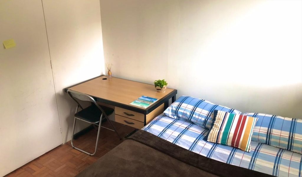 Quarto linha amarela - Quartos em Rua Tenente Aviador Mota Lima, Caxingui | Roomgo - Image 2