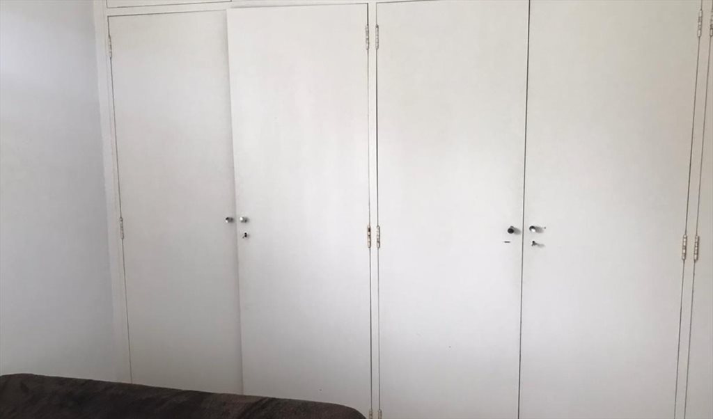 Quarto linha amarela - Quartos em Rua Tenente Aviador Mota Lima, Caxingui | Roomgo - Image 4