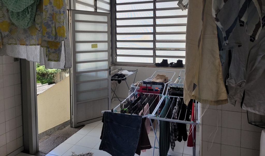 Quarto linha amarela - Quartos em Rua Tenente Aviador Mota Lima, Caxingui | Roomgo - Image 6