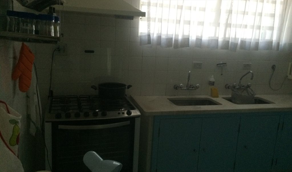 Quarto linha amarela - Quartos em Rua Tenente Aviador Mota Lima, Caxingui | Roomgo - Image 8